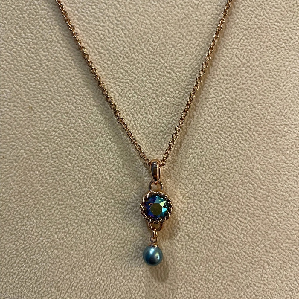Vantel Pearls - Blue Beacon Necklace
